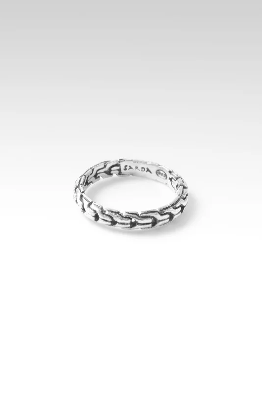Discounted Luxury Jewelry – Shine Without The Splurge Create with Purpose Midi Ring™ in Chainlink