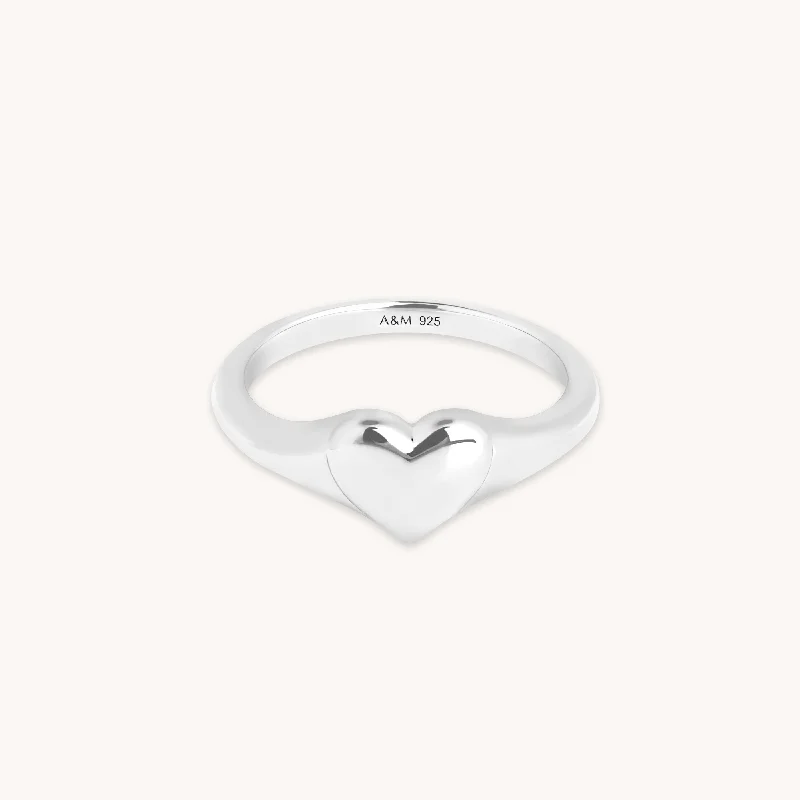 Waterproof Stainless Steel Jewelry For Lasting Beauty Heart Signet Ring in Silver