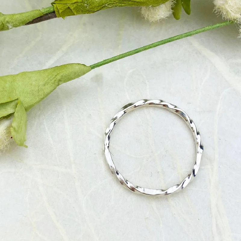 Elegant Necklaces And Bracelets At Limited-Time Offers Twisted Stacking Ring