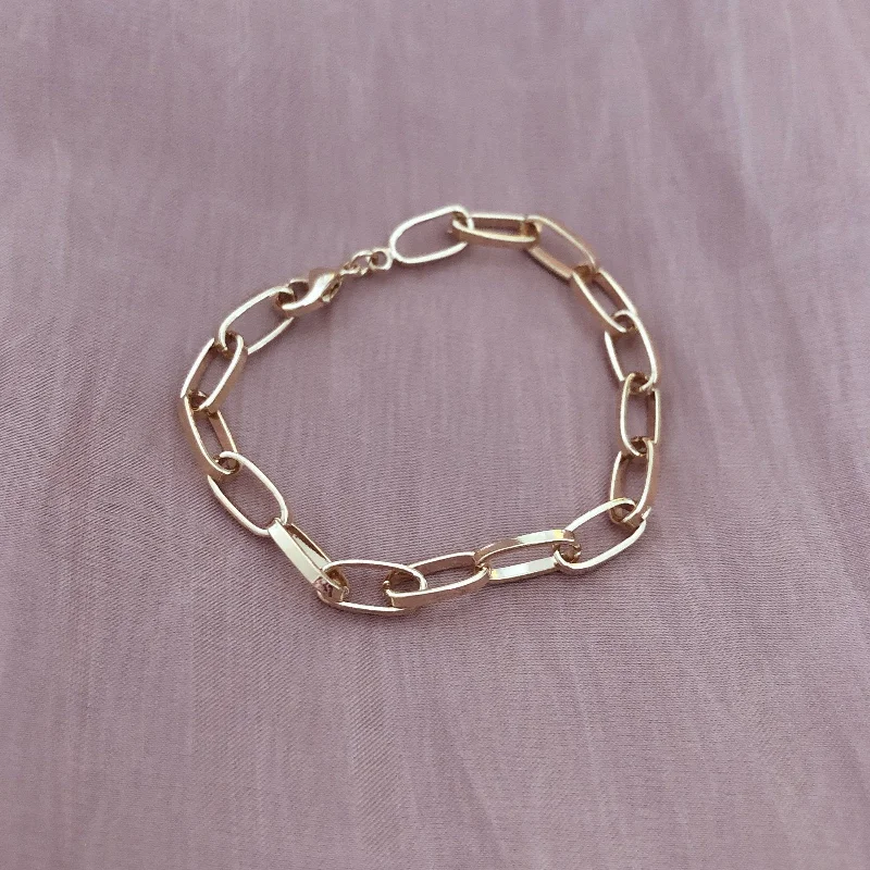 Grab Stylish Jewelry Before The Sale Ends Winona - Oval Link Bracelet