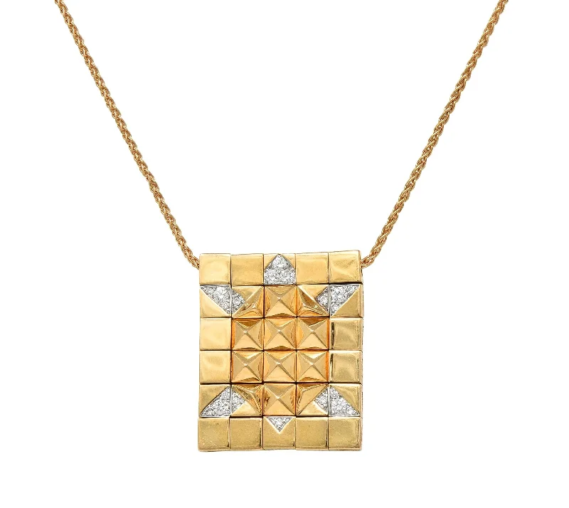 Exclusive Online Jewelry Sale – Don't Wait Bulgari Enigma 2000's Diamond 18 Karat Gold Turtle Slide Pendant Necklace