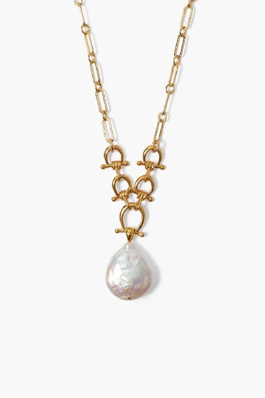 Classic And Modern Jewelry Styles On Sale Cheval Necklace Gold White Pearl