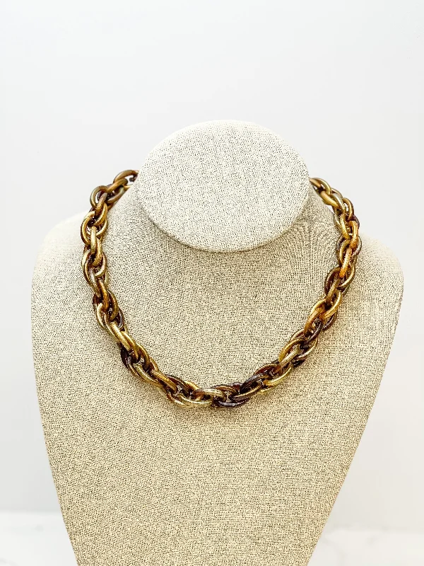 Elevate Your Outfit With Discounted Statement Jewelry Tortoise Chunky Chain Necklace