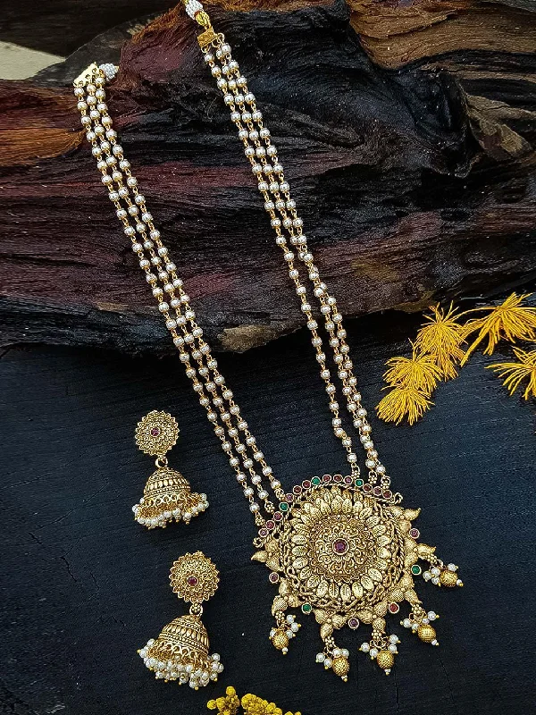 Customized Silver Jewelry For Unique Style Gold Plated Pendant set with pearl mala