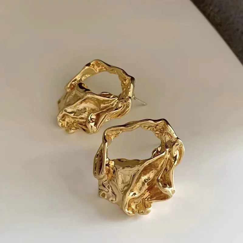 Exclusive Jewelry Sale – Grab Timeless Pieces Now Sculpted Gold Statement Hoop Earrings jlt11703