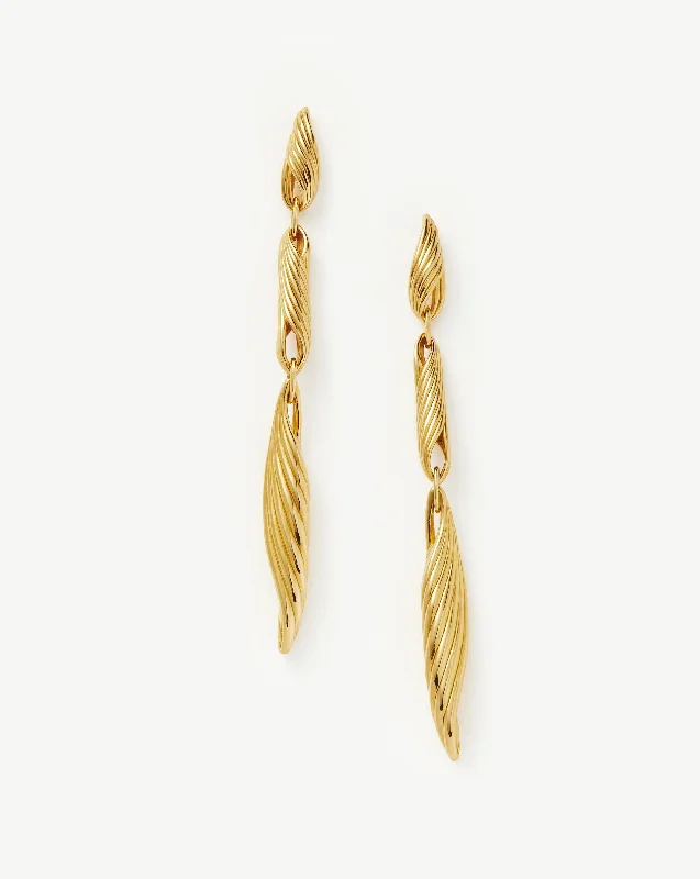 Once-A-Year Jewelry Deals – Shop Before They’Re Gone Limited Edition Wavy Ridge Triple Drop Earrings