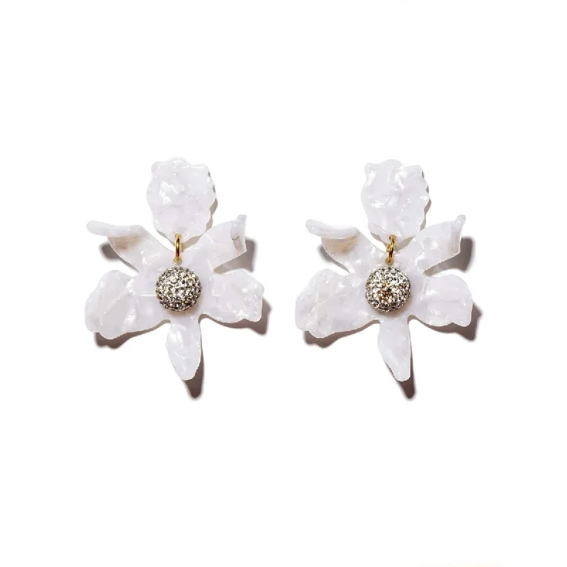 Timeless Elegance At Unbelievable Discounts Small white crystal lily