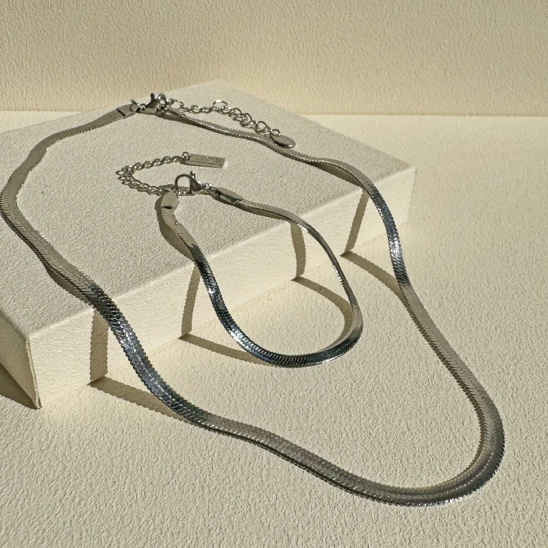 Get Your Favorite Jewelry At The Best Price Sylvia Snake Chain Bundle - Silver