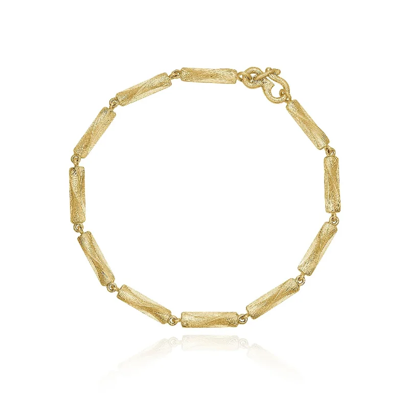 Shop Dazzling Jewelry At The Best Prices Vega Relief 18K Gold Bracelet