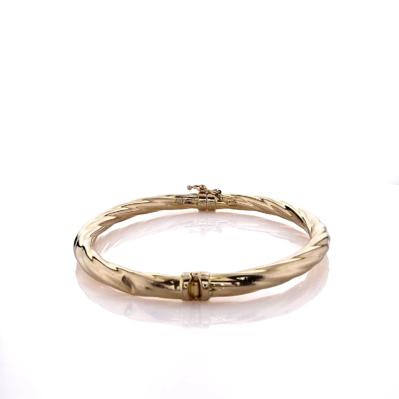 Must-Have Jewelry At Unbelievable Discounts Estate 14k Yellow Gold Twist Design Figure 8 Clasp Hinged Bangle Bracelet